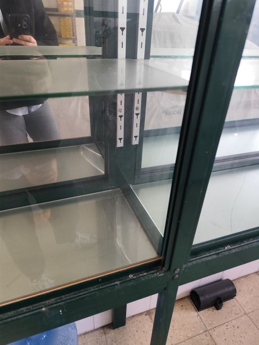 Vitrine / Expositor em Vidro para Loja