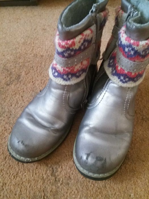 Чобітки на дівчинку