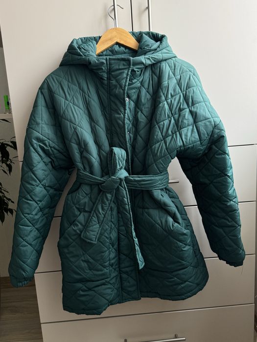 Зимова куртка з поясом