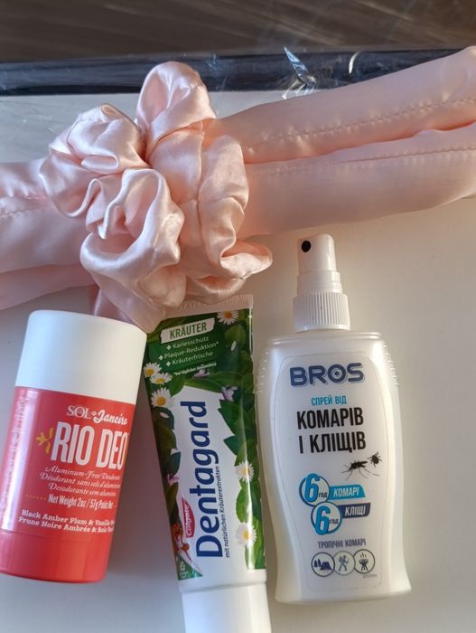 Віддам косметику та засоби для волосся.