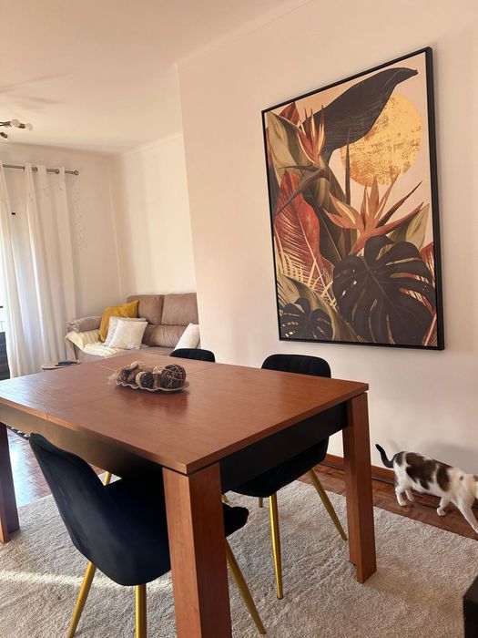 Vendo conjunto mobilia - mesa de jantar extensível + 3 módulos do conjunto