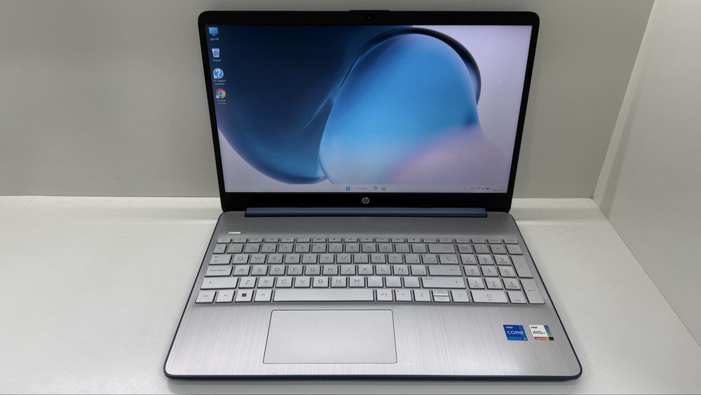 Мультимедійний ноутбук HP Laptop 15s-fq5129ns i5-12gen/ 16RAM/ 512SSD