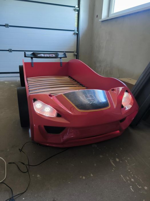 Łóżko samochód chłopiec