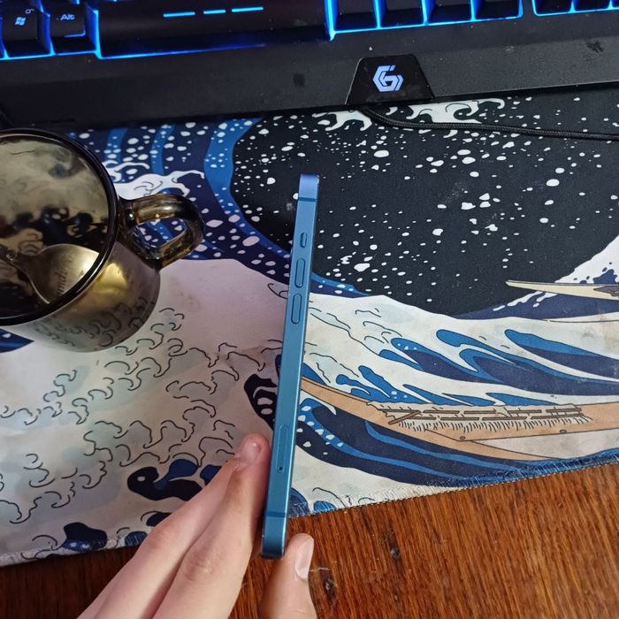 iPhone 13 4/128 blue