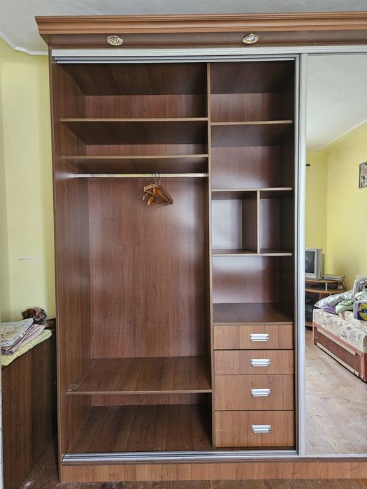 Щафа -купе  з підсвіткою
