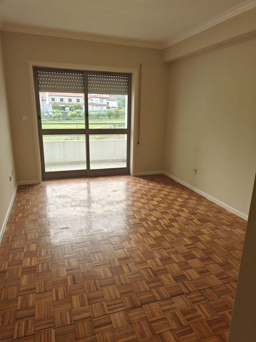 Alugo Apartamento T2