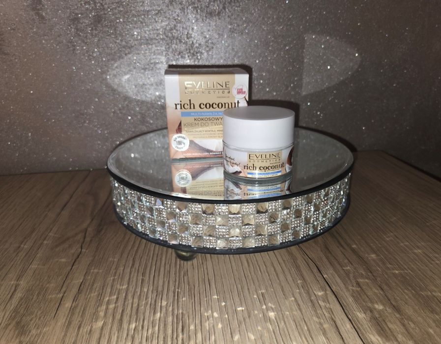 Krem Eveline Rich Coconut multi-nawilżający kokosowy krem do twarzy 50ml
