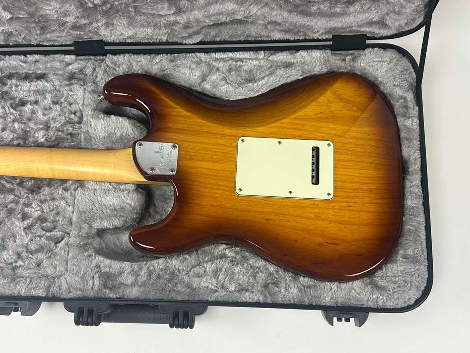 Акція! Fender American Elite Stratocaster Tobacco burst (2015, Ash, mint, 1550$)