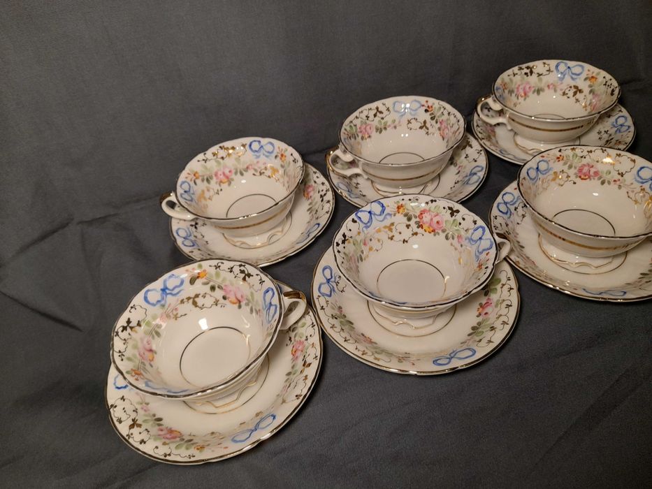 Chavenas de chá Vista Alegre antigas-- Serviço Lacinhos