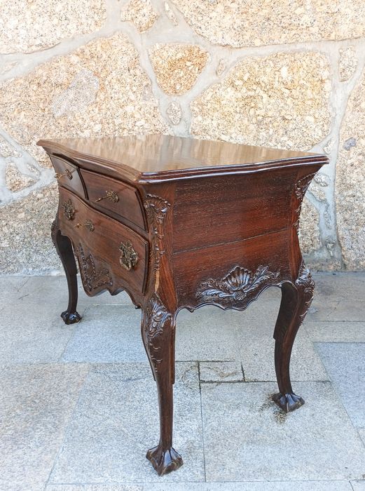 Cómoda Antiga Em Madeira Maciça
