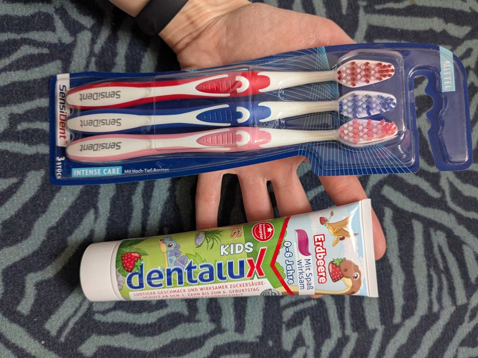 Набір з пасти Dentalux kids і щіток sensident 3 шт