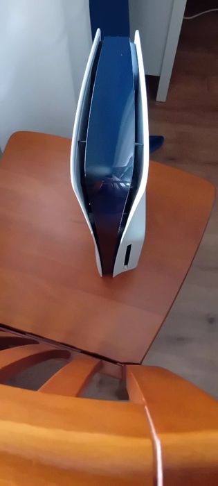 Play station 5 basicamente nova.