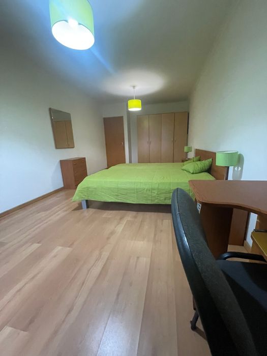 Quarto excelente aluga-se a estudantes em Aveiro