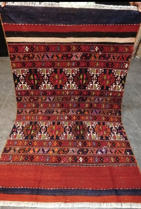 Tapete kilim em lã - lavado. Pronto a usar.