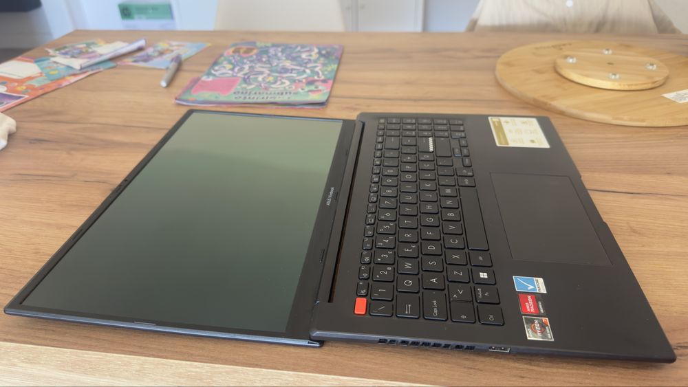 ASUS VivoBook M3502QA