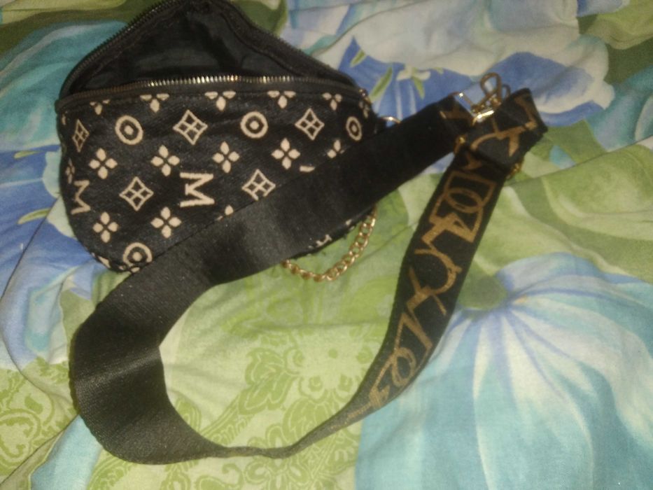 Сумка с цепочкой