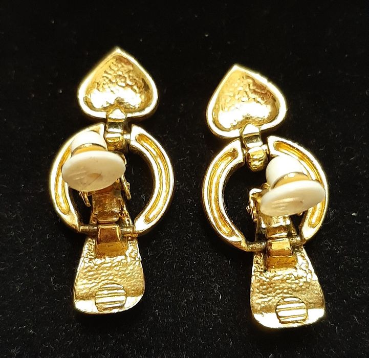 Винтажные клипсы с подвесками сердечками