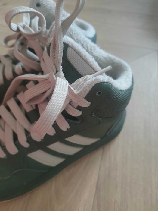 Buty dziecięce Adidas Hoops MID r 32
