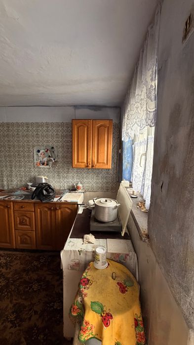Продаж будинку з землею під реконструкцію або дачу