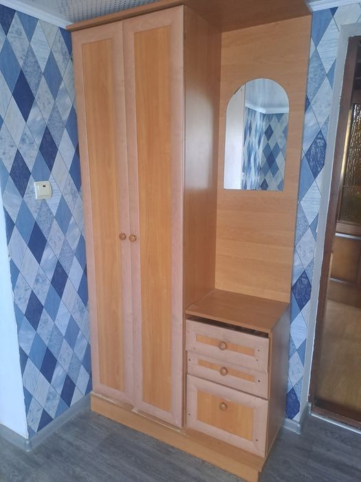 Меблі у спальню прихожа