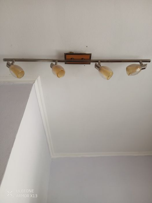 Продам  Люстру .