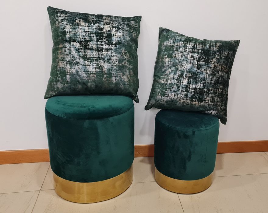 Almofadas novas em verde