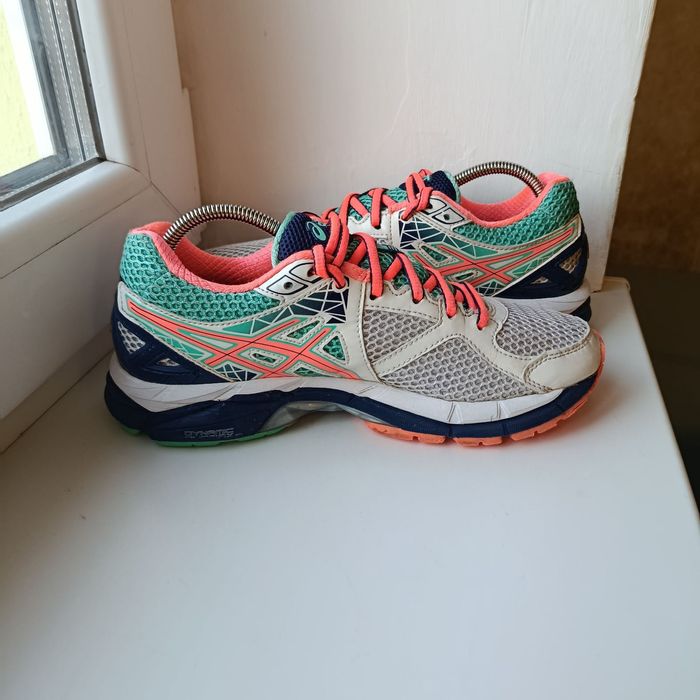 Кросівки ASICS GT 2000 р.37.5.Оригінал