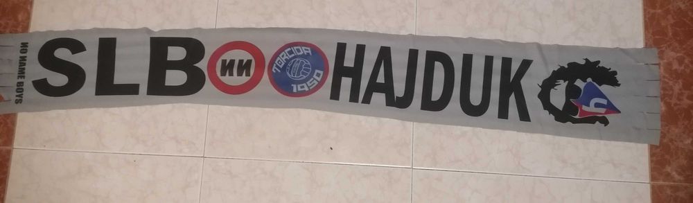 Cachecol SLB X hajduk