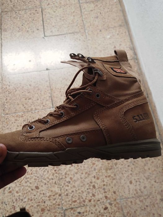 Botas Táticas 5.11 Skyweight RD – Dark Coyote – Tamanho 40