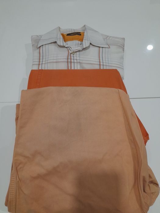 Conjunto camisas e calças