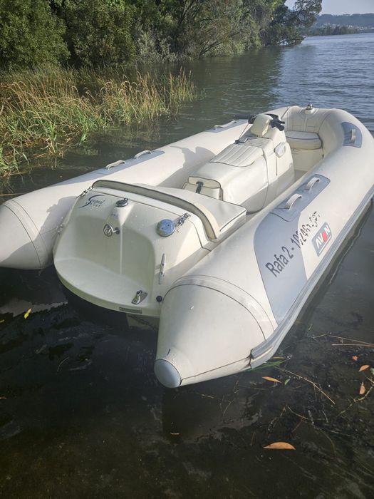 Semi-rígido jet boat avon