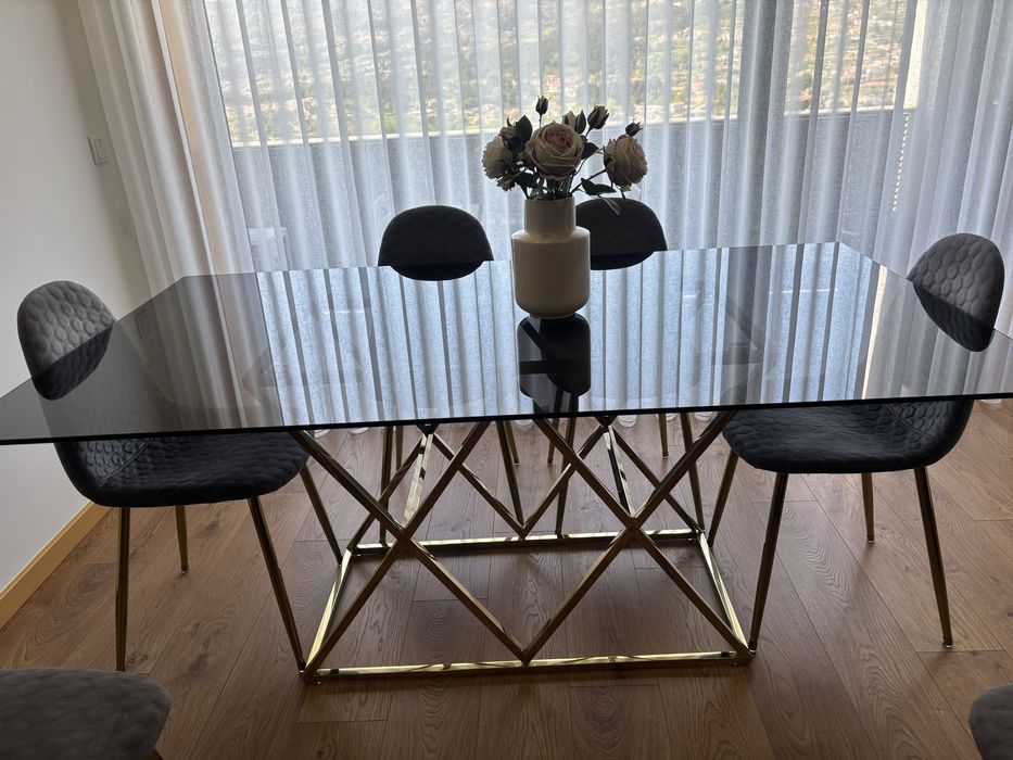 Vendo Mesa de Jantar + cadeiras