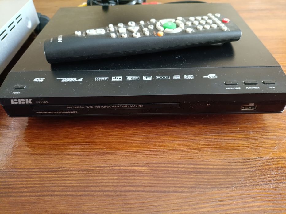 DVD плеер BBK Reellex