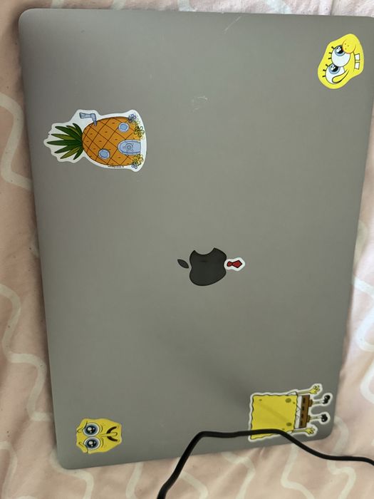 заблокований macbook pro 2019