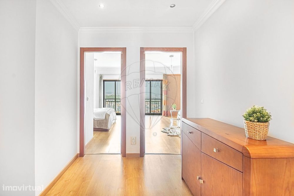 Apartamento T4 para arrendamento