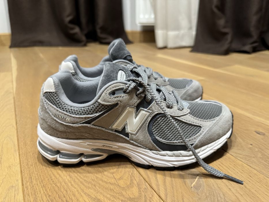 Жіночі кросівки new balance 2002R 37 1/2 EUR