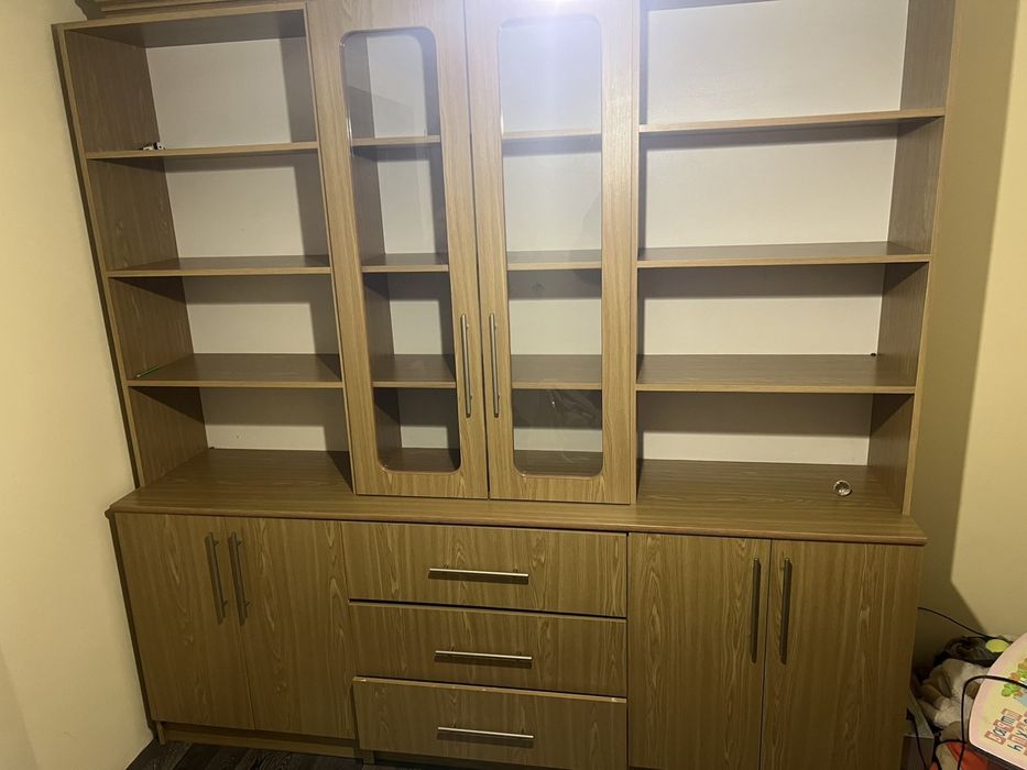 Продаю книжкову шафу