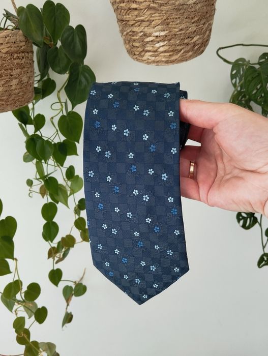 Jedwabny krawat 100% silk granatowy, w kwiatki, łąka Abrams 10cm