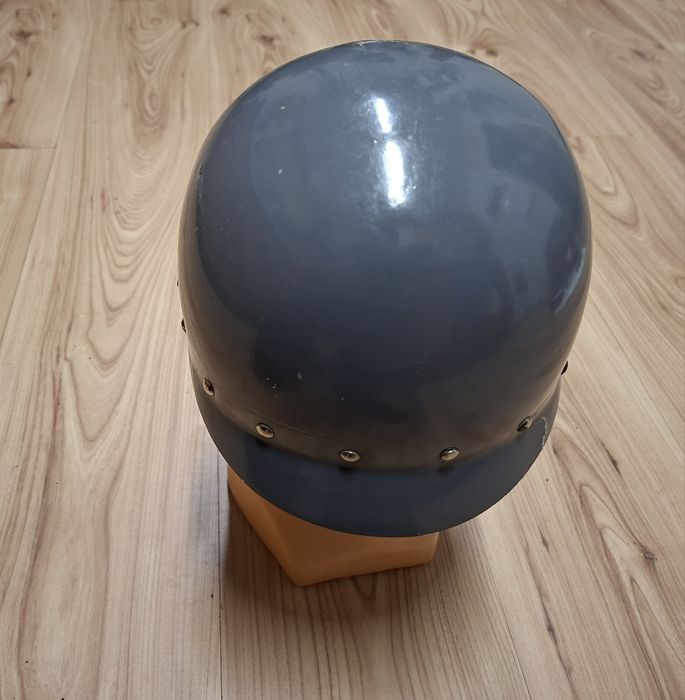 Milicja kask milicyjny motocyklowy zomo ormo mo hełm orzeszek moprl