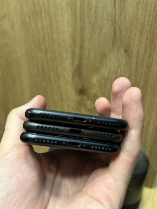 Продається iPhone SE 2020 64/128/256Gb. Black/White/Red