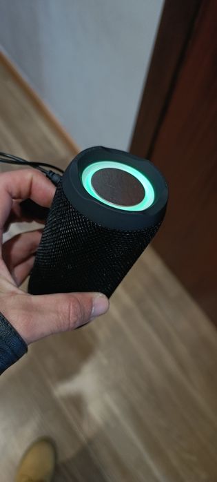 Coluna portátil nova