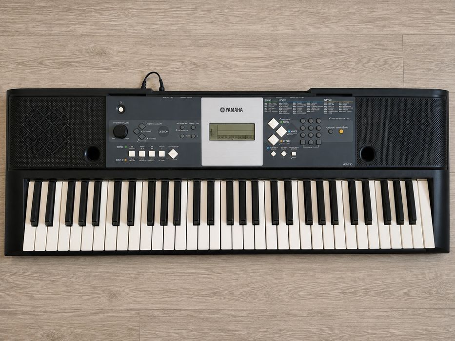 Sprzedam keyboard Yamaha z zasilaczem