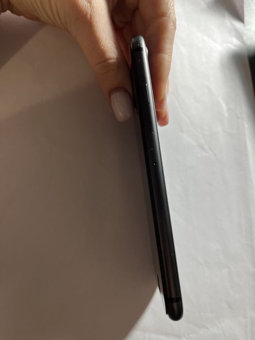 Айфон 8 64G Apple