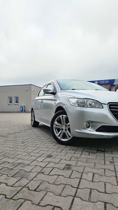 Samochod peugot 301