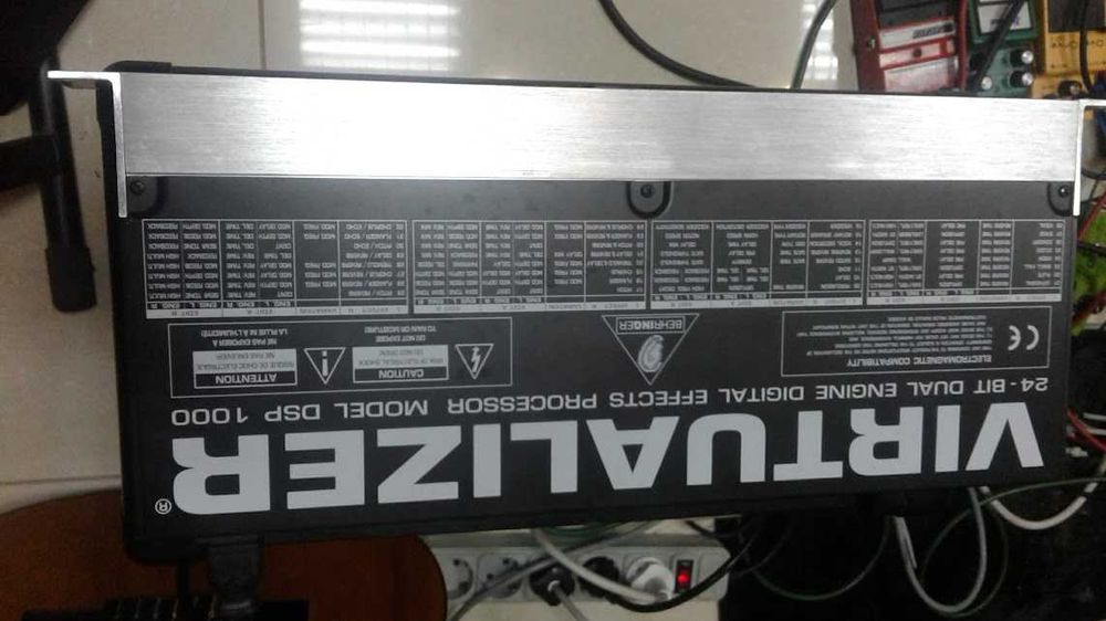 Продам процессор Behringer Virtualizer DSP 1000p.В отличном состоянии.