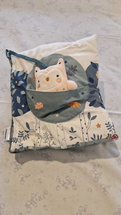 Livro de atividades para bebés