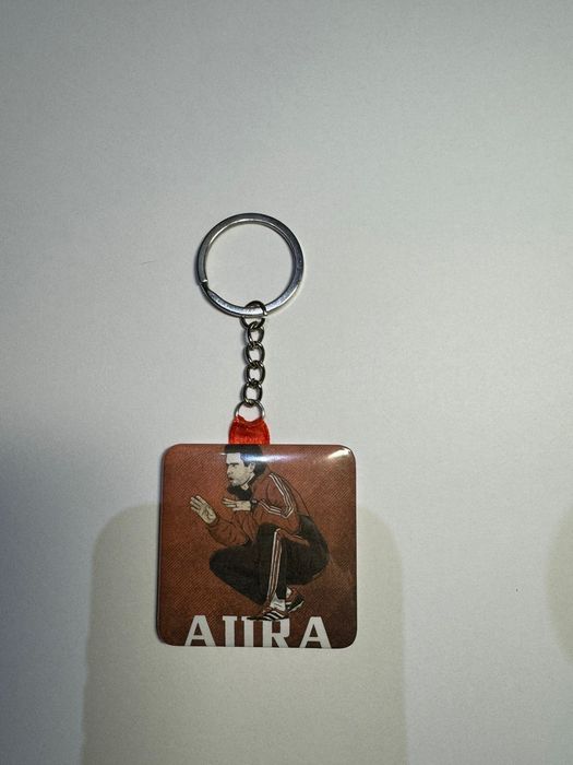 Ímans, crachás e porta chaves