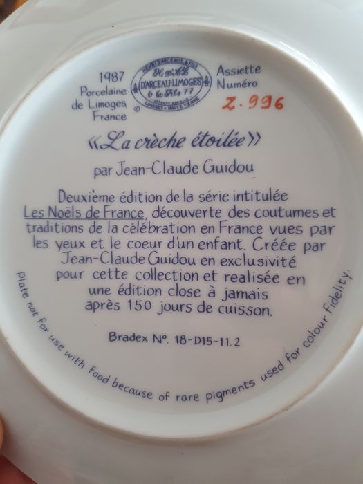 Porcelanas, faianças e garrafas antigas