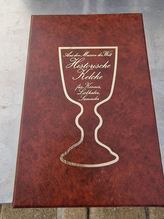 Copos antigos com caixa vendo ao melhor preço