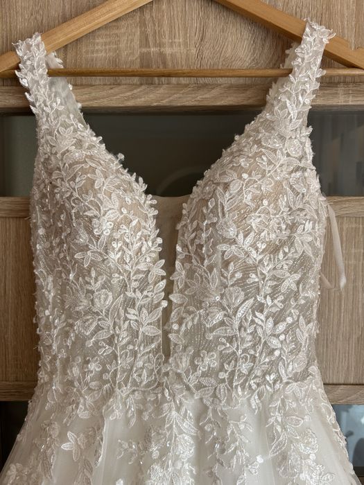 Zjawiskowa suknia ślubna + welon z kryształkami